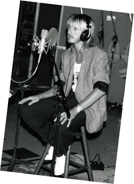 Le chanteur Renaud en studio